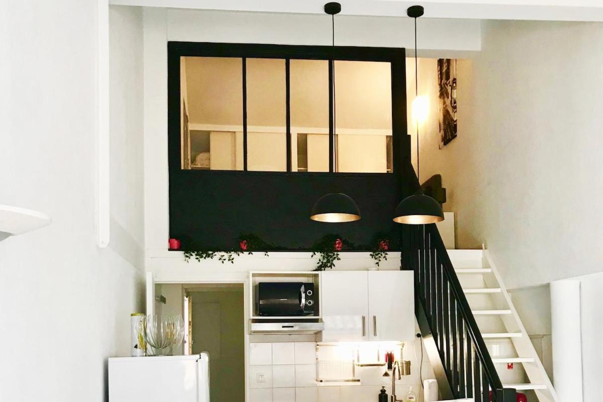 Apartamento Loft Sous Les Toits Lumineux - Capitole-Daurade-Esquirol - Wifi Toulouse Exterior foto
