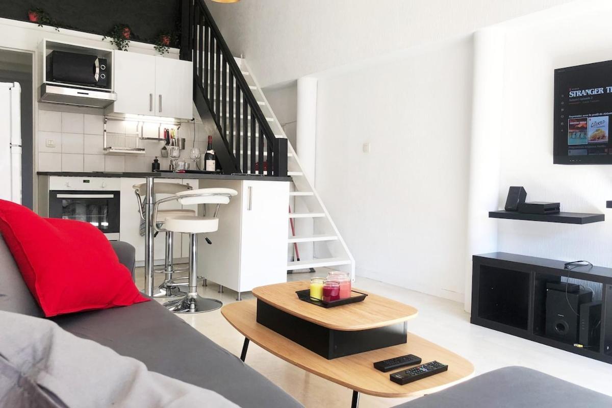 Apartamento Loft Sous Les Toits Lumineux - Capitole-Daurade-Esquirol - Wifi Toulouse Exterior foto