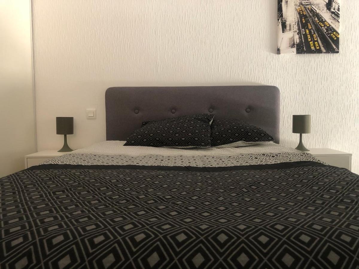 Apartamento Loft Sous Les Toits Lumineux - Capitole-Daurade-Esquirol - Wifi Toulouse Exterior foto