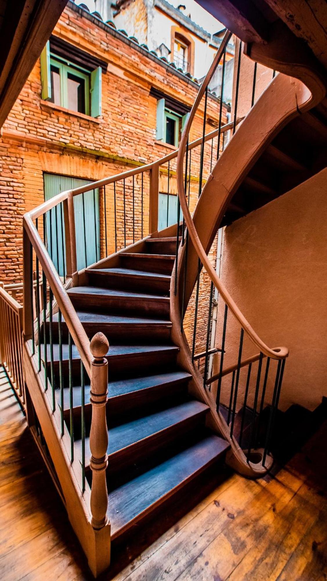 Apartamento Loft Sous Les Toits Lumineux - Capitole-Daurade-Esquirol - Wifi Toulouse Exterior foto